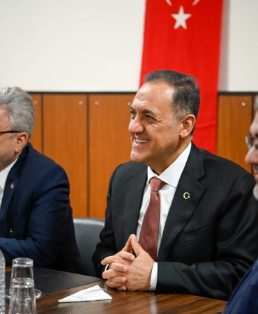 Yalova’da Yeni Eğitim Dönemine Anlamlı Başlangıç: İlk Ders “Bayrak” Temasıyla Yapıldı