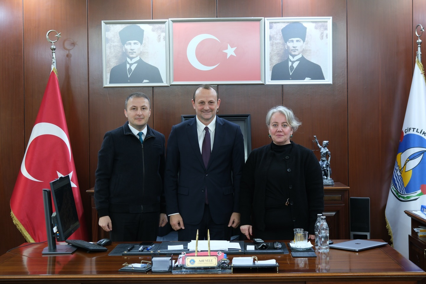 BAŞKAN YELE MUHTARLARI DİNLEDİ 1 BAŞKAN YELE MUHTARLARI DİNLEDİ