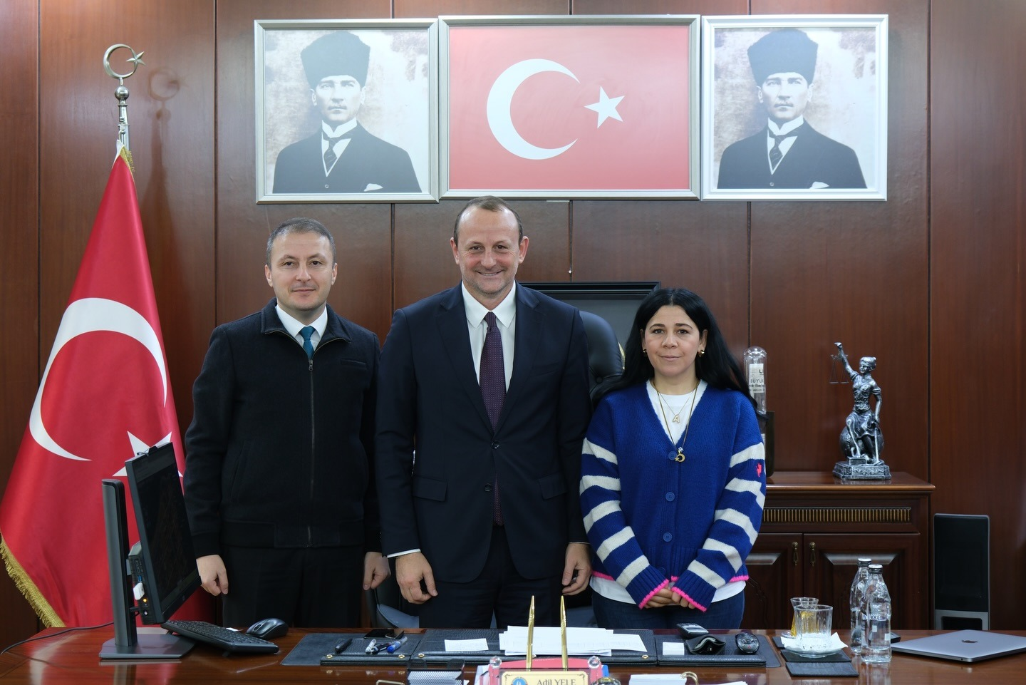 BAŞKAN YELE MUHTARLARI DİNLEDİ 5 BAŞKAN YELE MUHTARLARI DİNLEDİ