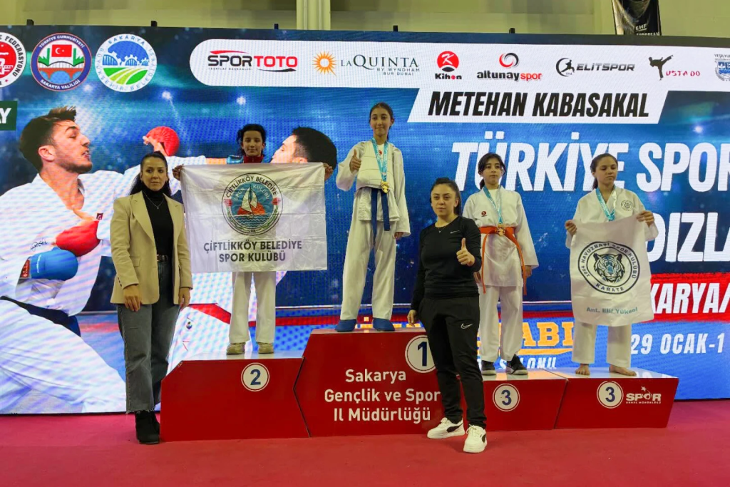 ÇİFTLİKKÖY KARATECİLERİ YILDIZLAR LİGİ’NE DAMGA VURDU