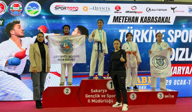 ÇİFTLİKKÖY KARATECİLERİ YILDIZLAR LİGİ’NE DAMGA VURDU