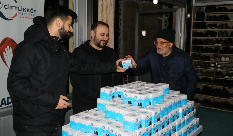 BERAT GECESİ’NDE KANDİL SİMİTLERİ ÇİFTLİKKÖY BELEDİYESİ’NDEN