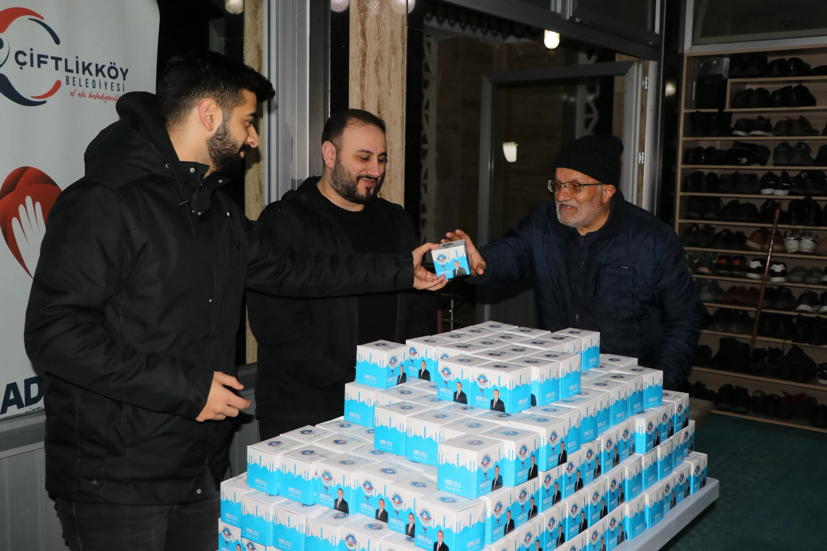 BERAT GECESİ’NDE KANDİL SİMİTLERİ ÇİFTLİKKÖY BELEDİYESİ’NDEN