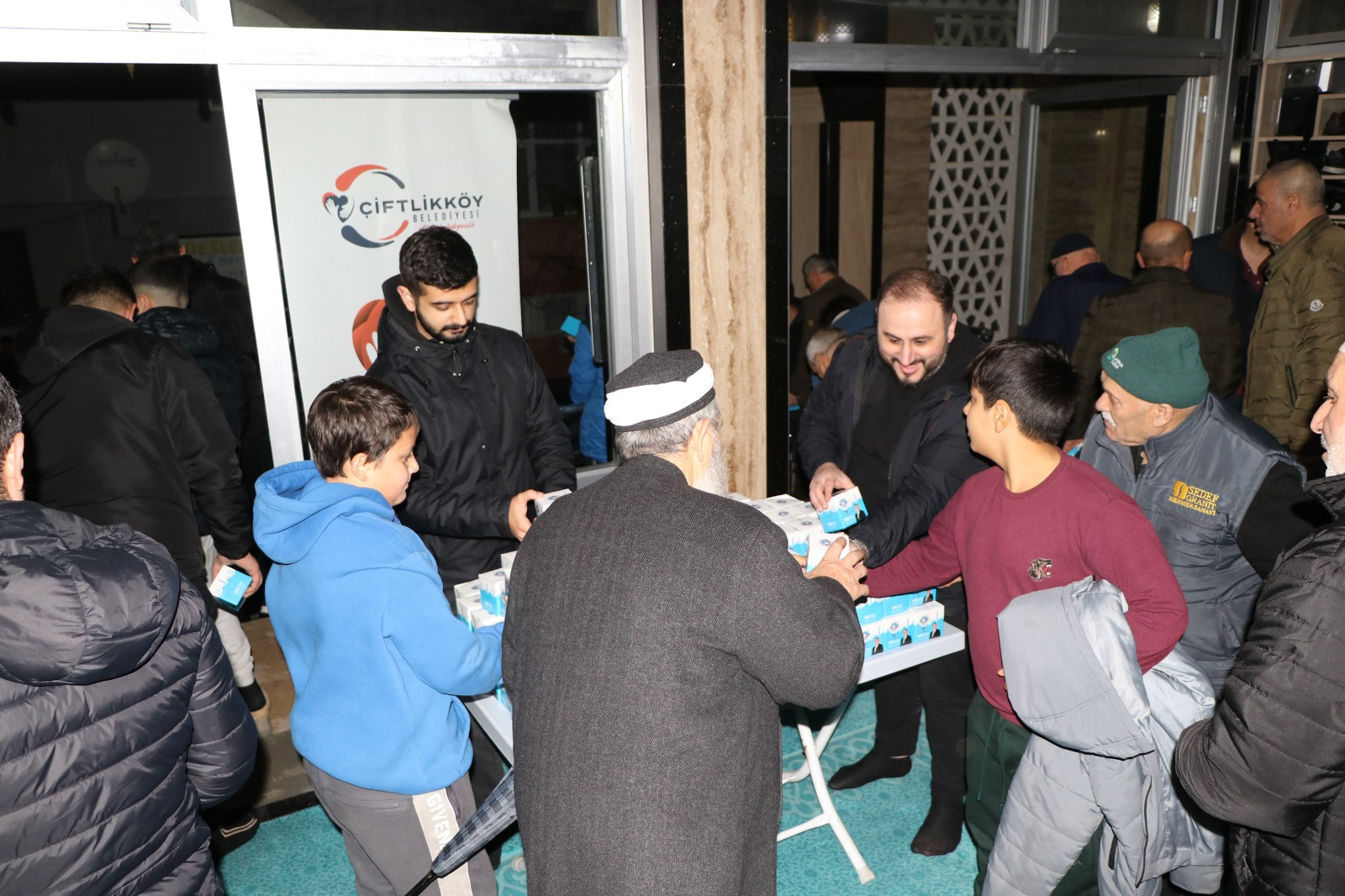 BERAT GECESİ’NDE KANDİL SİMİTLERİ ÇİFTLİKKÖY BELEDİYESİ’NDEN 6 BERAT GECESİ’NDE KANDİL SİMİTLERİ ÇİFTLİKKÖY BELEDİYESİ’NDEN