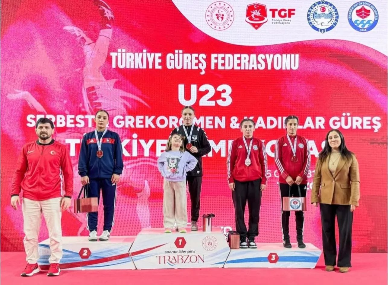 Yalova Termal Belediyespor Trabzon’da Esti: U23 Türkiye Şampiyonası’nda Takım Şampiyonluğu ve 12 Madalya 9 Yalova Termal Belediyespor Trabzon’da Esti: U23 Türkiye Şampiyonası’nda Takım Şampiyonluğu ve 12 Madalya