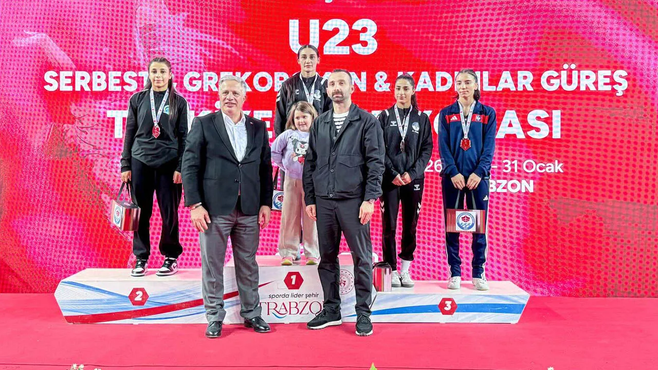 Yalova Termal Belediyespor Trabzon’da Esti: U23 Türkiye Şampiyonası’nda Takım Şampiyonluğu ve 12 Madalya 6 Yalova Termal Belediyespor Trabzon’da Esti: U23 Türkiye Şampiyonası’nda Takım Şampiyonluğu ve 12 Madalya