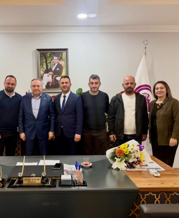 Yalova Kent Konseyi Başkanı Kenan Engin’den Esnaf Odasına Anlamlı Ziyaret