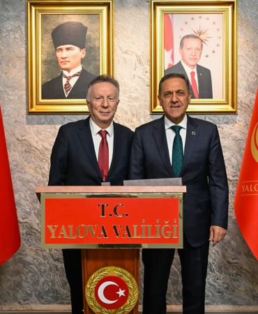 Eski Vali Yusuf Erbay’dan Yalova Valisi Dr. Ahmet Hamdi Usta’ya Hayırlı Olsun Ziyareti