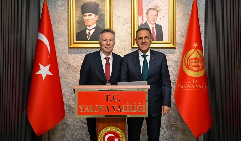 Eski Vali Yusuf Erbay’dan Yalova Valisi Dr. Ahmet Hamdi Usta’ya Hayırlı Olsun Ziyareti