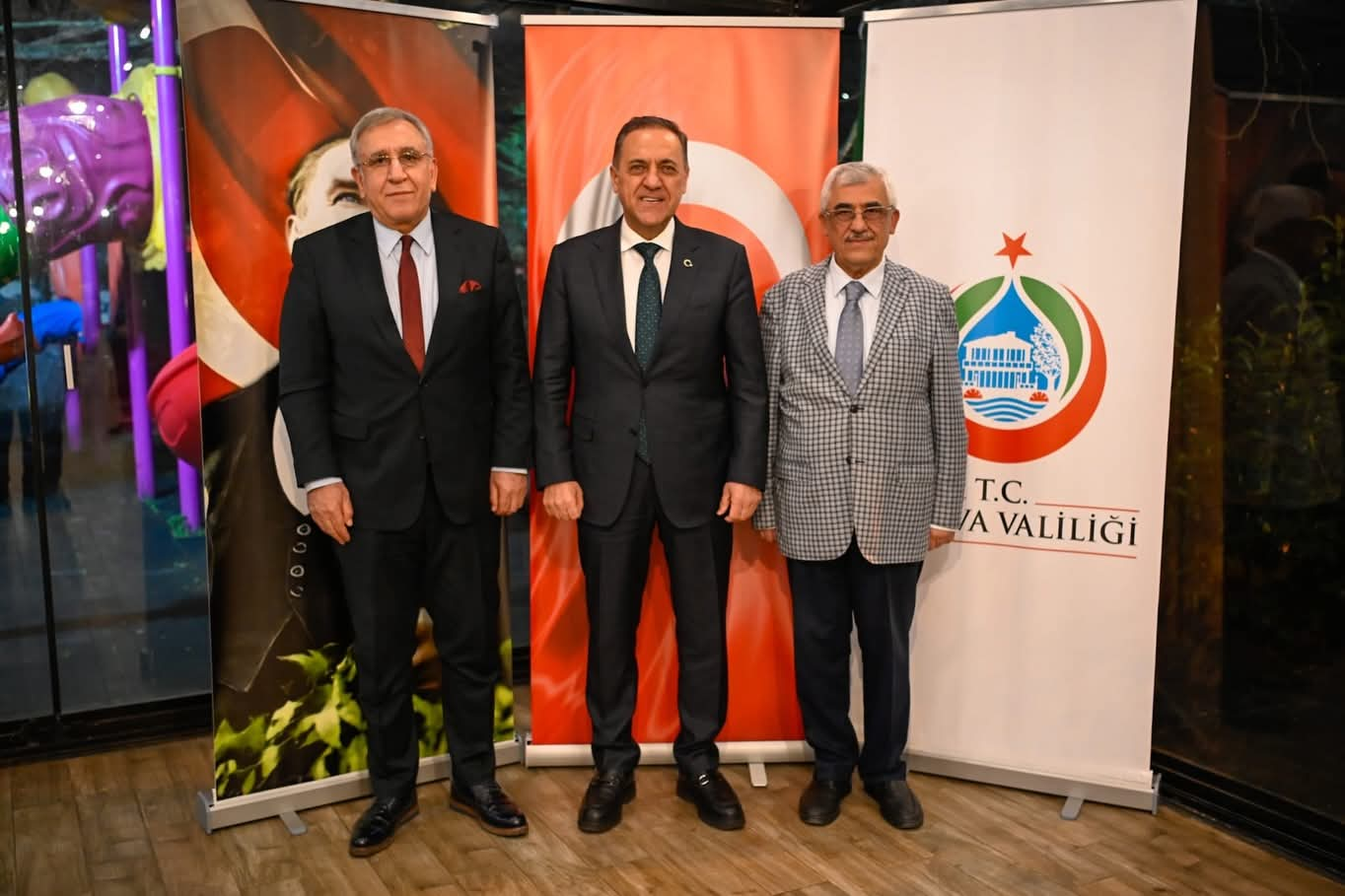 Yalova’da Vefa Buluşması: Emekli Vali Yardımcıları Onuruna Anlamlı Toplantı