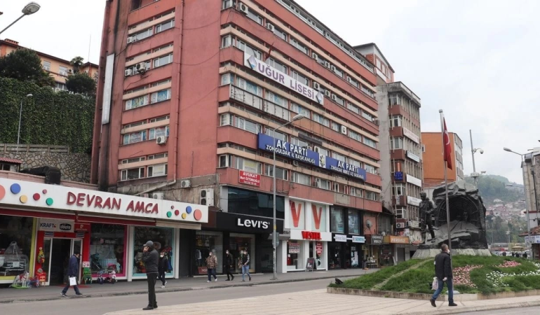 ZONGULDAK’TA BİR DEVRİN SONU: ÇOCUKLARIN “DEVRAN AMCASI” KAPANDI