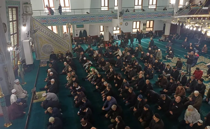 6 Şubat Deprem Şehitleri Yalova’da Dualarla Anıldı