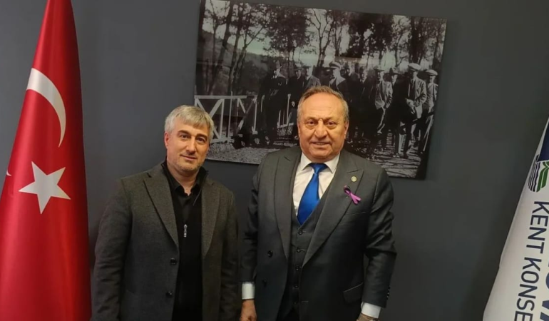 Yalova Oto Pratik Sahibi Mehmet Ali Soysal’dan Kent Konseyi Başkanı Kenan Engin’e Ziyaret