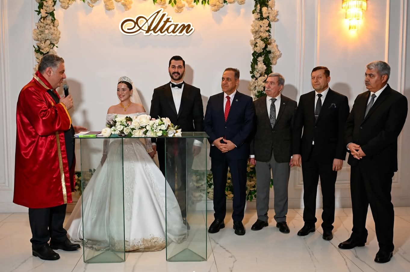 Yalova Valisi Dr. Ahmet Hamdi Usta, Gazi Polis Eren Çelik’in Nikâhına Şahitlik Etti