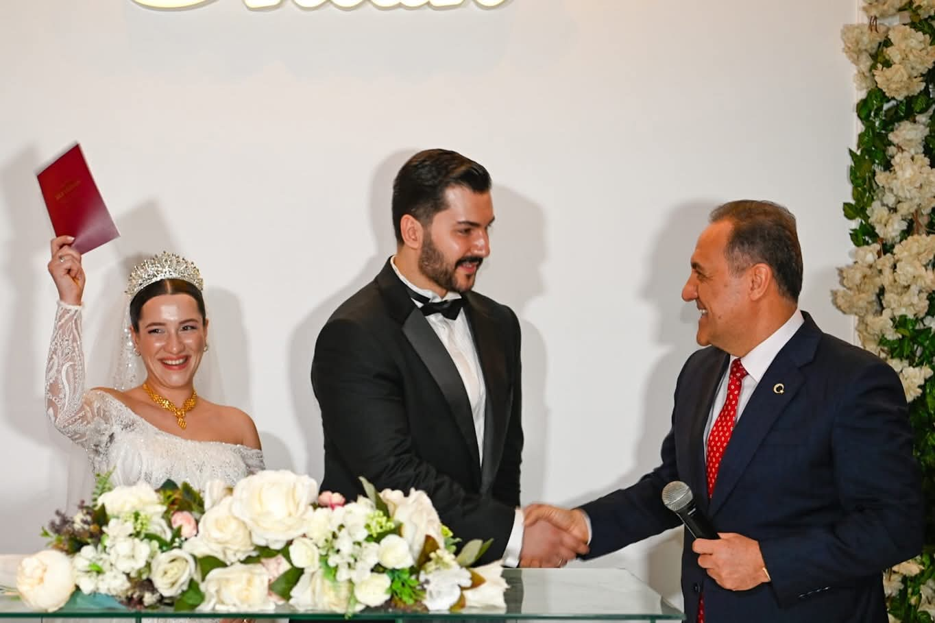 Yalova Valisi Dr. Ahmet Hamdi Usta, Gazi Polis Eren Çelik’in Nikâhına Şahitlik Etti