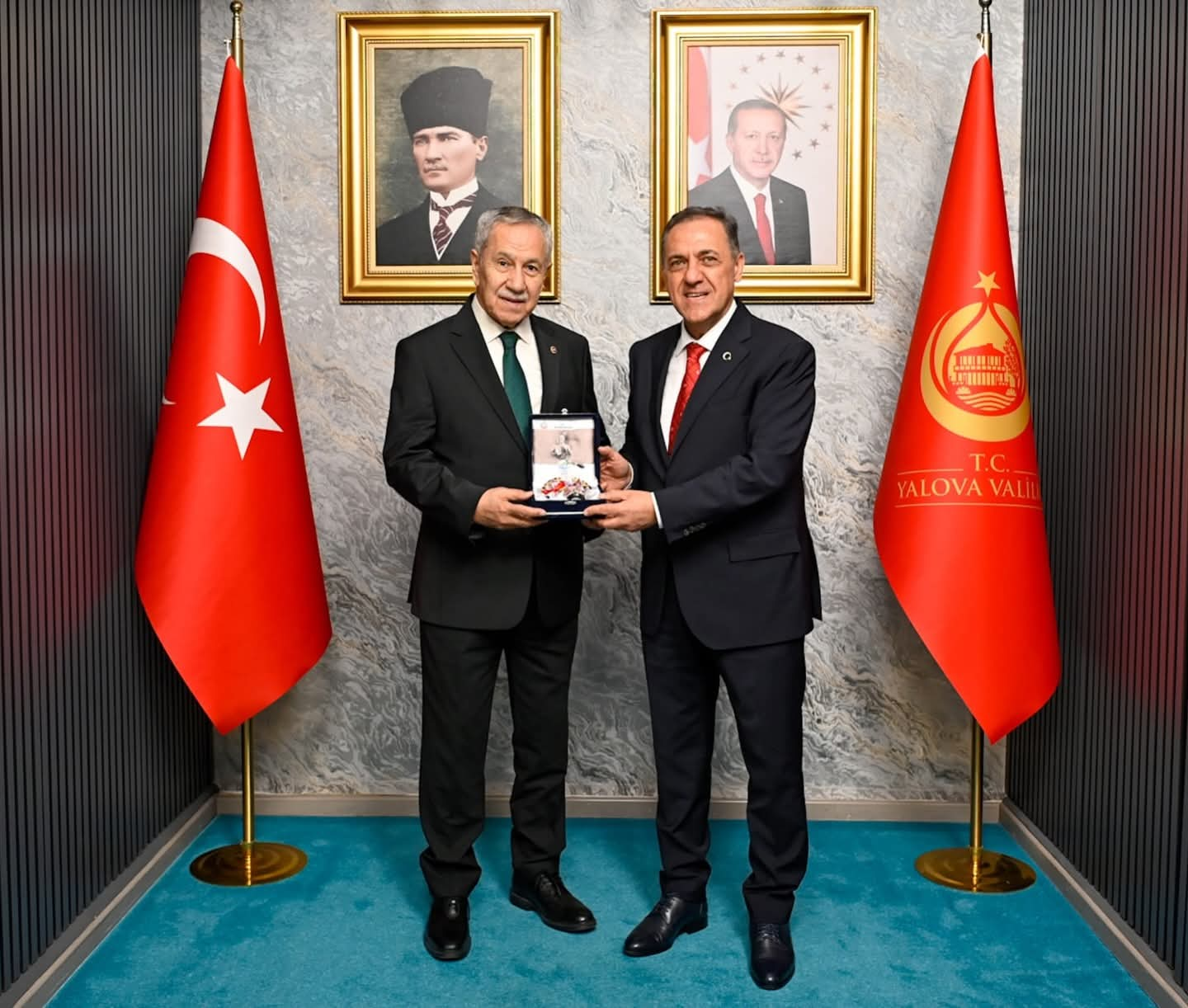 Yalova Valisi Dr. Ahmet Hamdi Usta’ya Bülent Arınç’tan Hayırlı Olsun Ziyareti