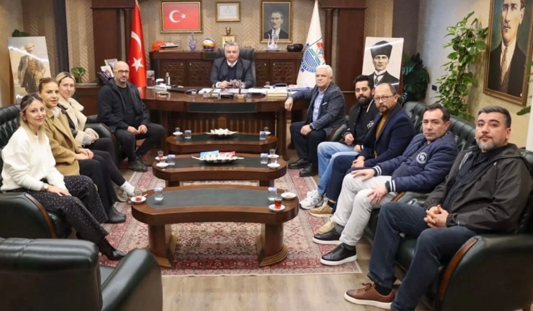 Berber ve Kuaför Esnafından Belediye’ye Ziyaret: Sektörün Talepleri Masaya Yatırıldı 6 Berber ve Kuaför Esnafından Belediye’ye Ziyaret: Sektörün Talepleri Masaya Yatırıldı