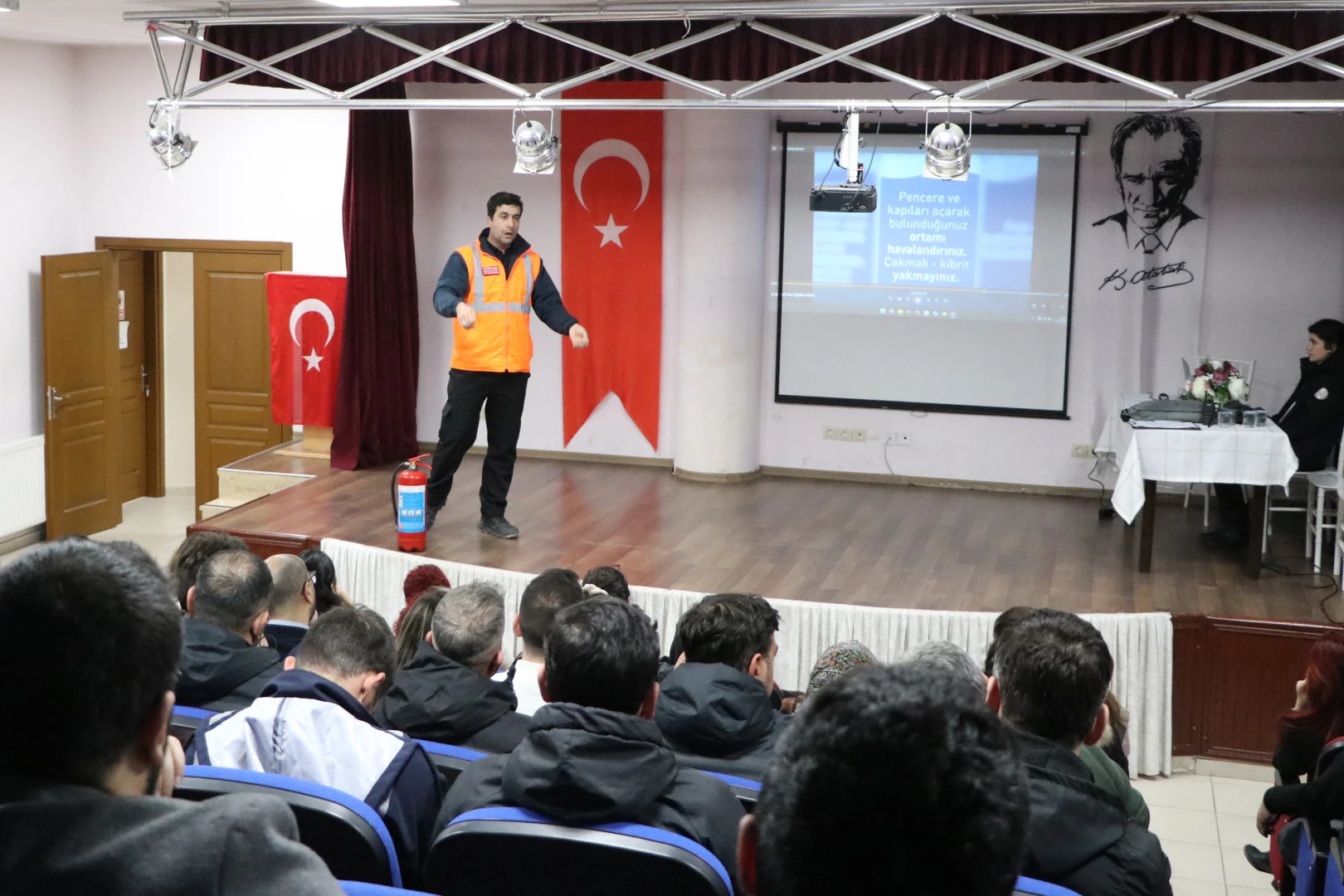 ÇİFTLİKKÖY İTFAİYESİ’NDEN YANGIN EĞİTİMLERİ