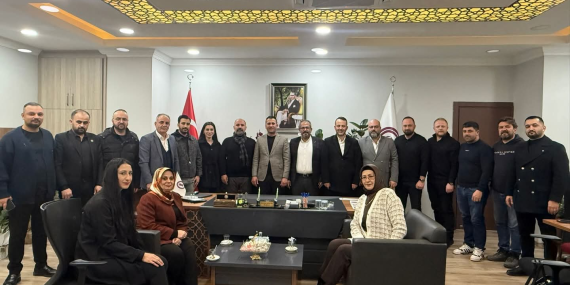 Anahtar Parti’den Yalova’da Esnaf Odasına Ziyaret: “Şehrimiz İçin Ortak Akıl Vurgusu”