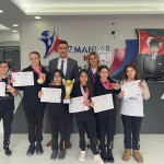 Yalova Uzmanlar Koleji’nden Büyük Gurur: Küçükler Yüzme Takımı 20 Madalya ile İl İkincisi Oldu