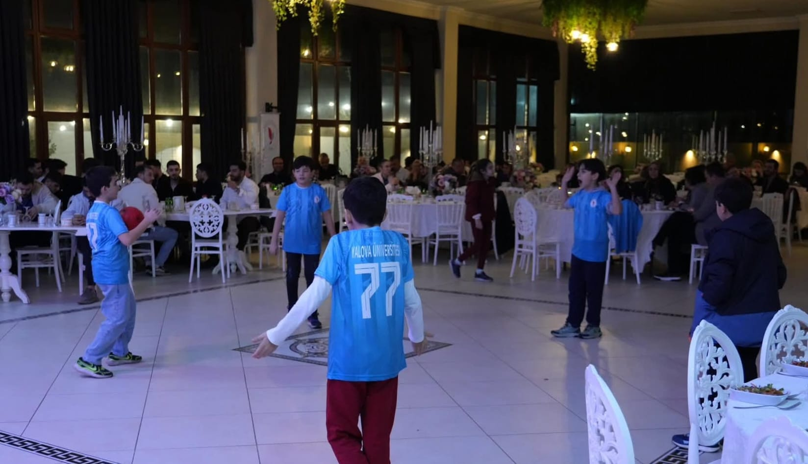 Şampiyonların Gecesi Coşkuyla Gerçekleşti: Yalova Üniversitesi Spor Kulübü Gurur Dolu Anlar Yaşattı