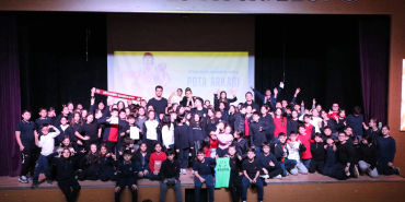 ÇİFTLİKKÖY BASKETBOLCULARI ÖĞRENCİLERLE BULUŞTU