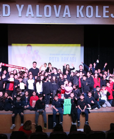 ÇİFTLİKKÖY BASKETBOLCULARI ÖĞRENCİLERLE BULUŞTU