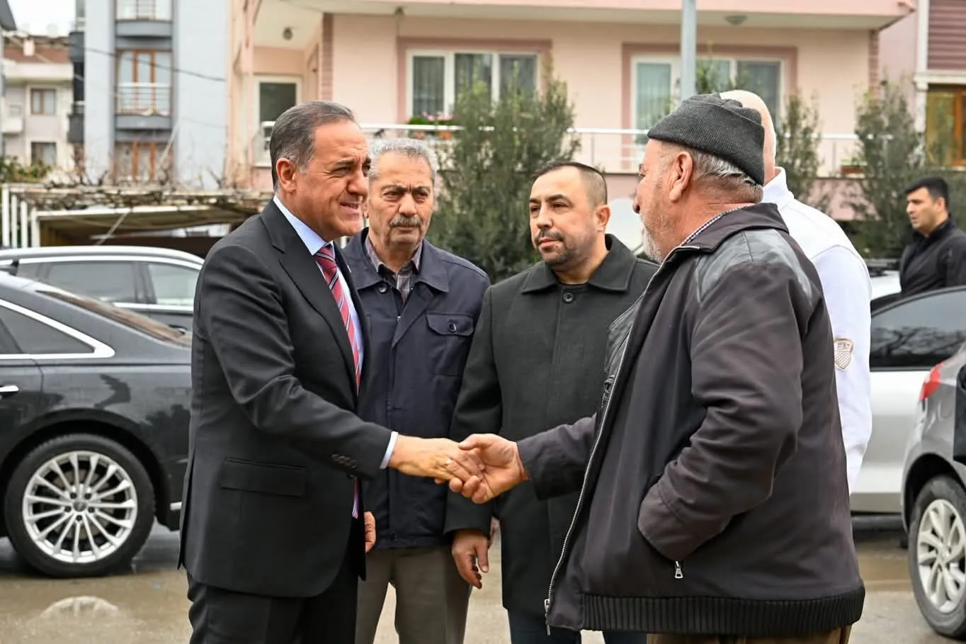 İsmetpaşa Mahallesi’nde Cuma Öncesi Gönülleri Isıtan Buluşma: Oltu Tesbihi Hediyesi Duygulandırdı