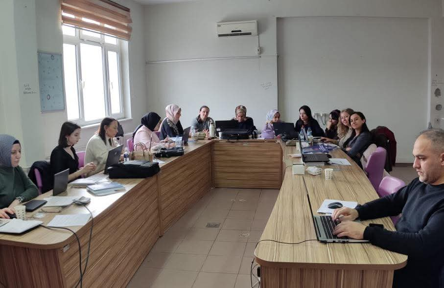 Yalova’da 2026 Hastane Afet ve Acil Durum Planları Masaya Yatırıldı 4 Yalova’da 2026 Hastane Afet ve Acil Durum Planları Masaya Yatırıldı