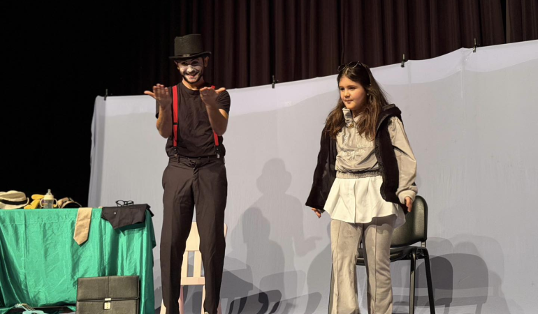 Çocuklarımız İçin Tiyatro Keyfi: 7’den 77’ye Pandomim Yalova’da Sahnelendi