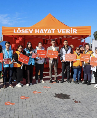 Yalova Belediyesi’nden LÖSEV’e Anlamlı Destek: “Sevginle İz Bırak” Çadırında Umut Buluşması
