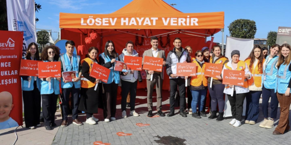 Yalova Belediyesi’nden LÖSEV’e Anlamlı Destek: “Sevginle İz Bırak” Çadırında Umut Buluşması