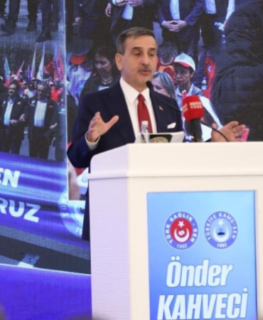 Türk Sağlık-Sen 8. Olağan Genel Kurulu Coşkuyla Tamamlandı: Önder Kahveci Güven Tazeledi