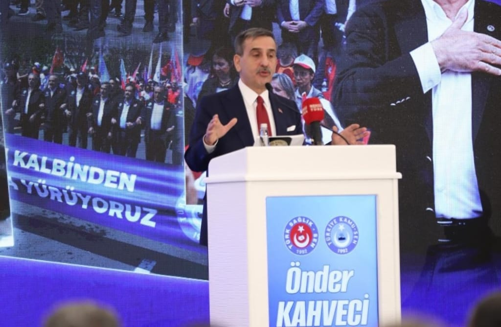 Türk Sağlık-Sen 8. Olağan Genel Kurulu Coşkuyla Tamamlandı: Önder Kahveci Güven Tazeledi