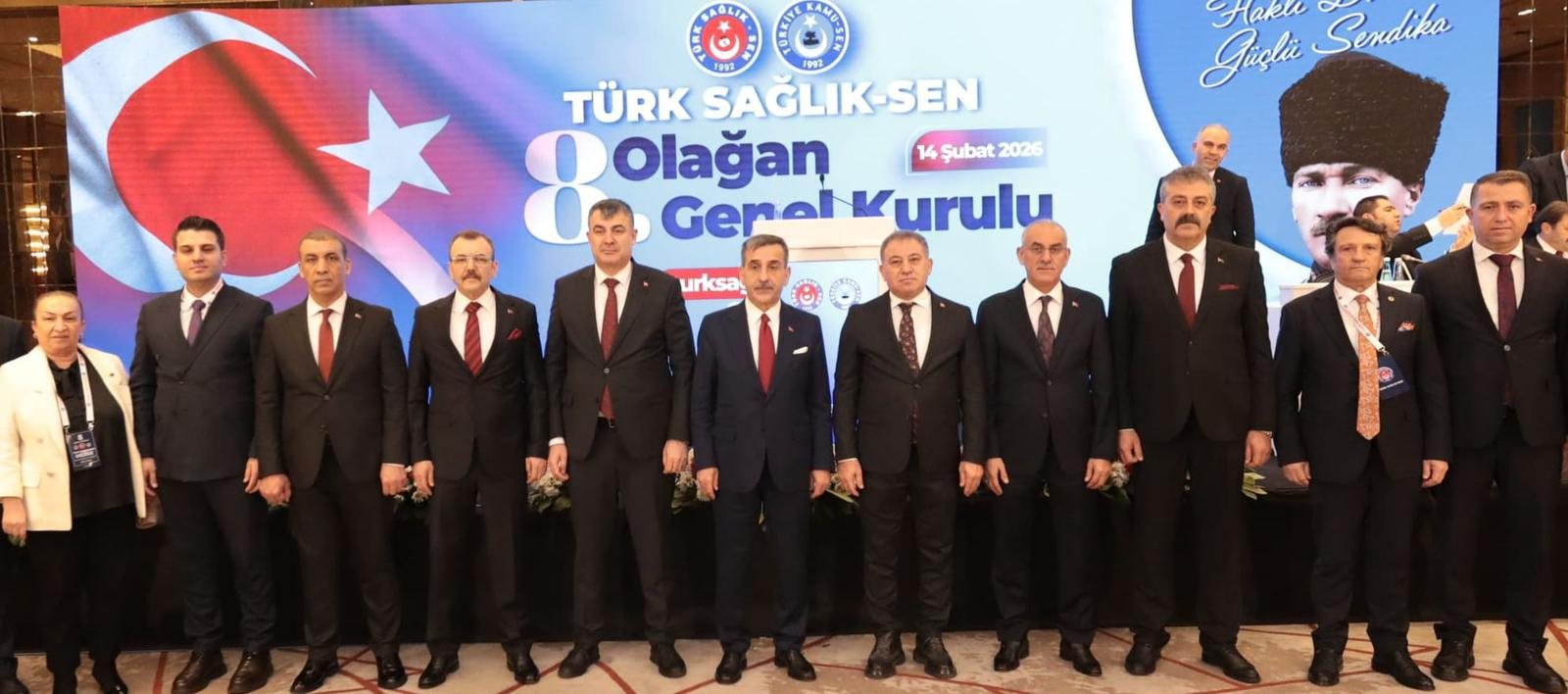 Türk Sağlık-Sen 8. Olağan Genel Kurulu Coşkuyla Tamamlandı: Önder Kahveci Güven Tazeledi