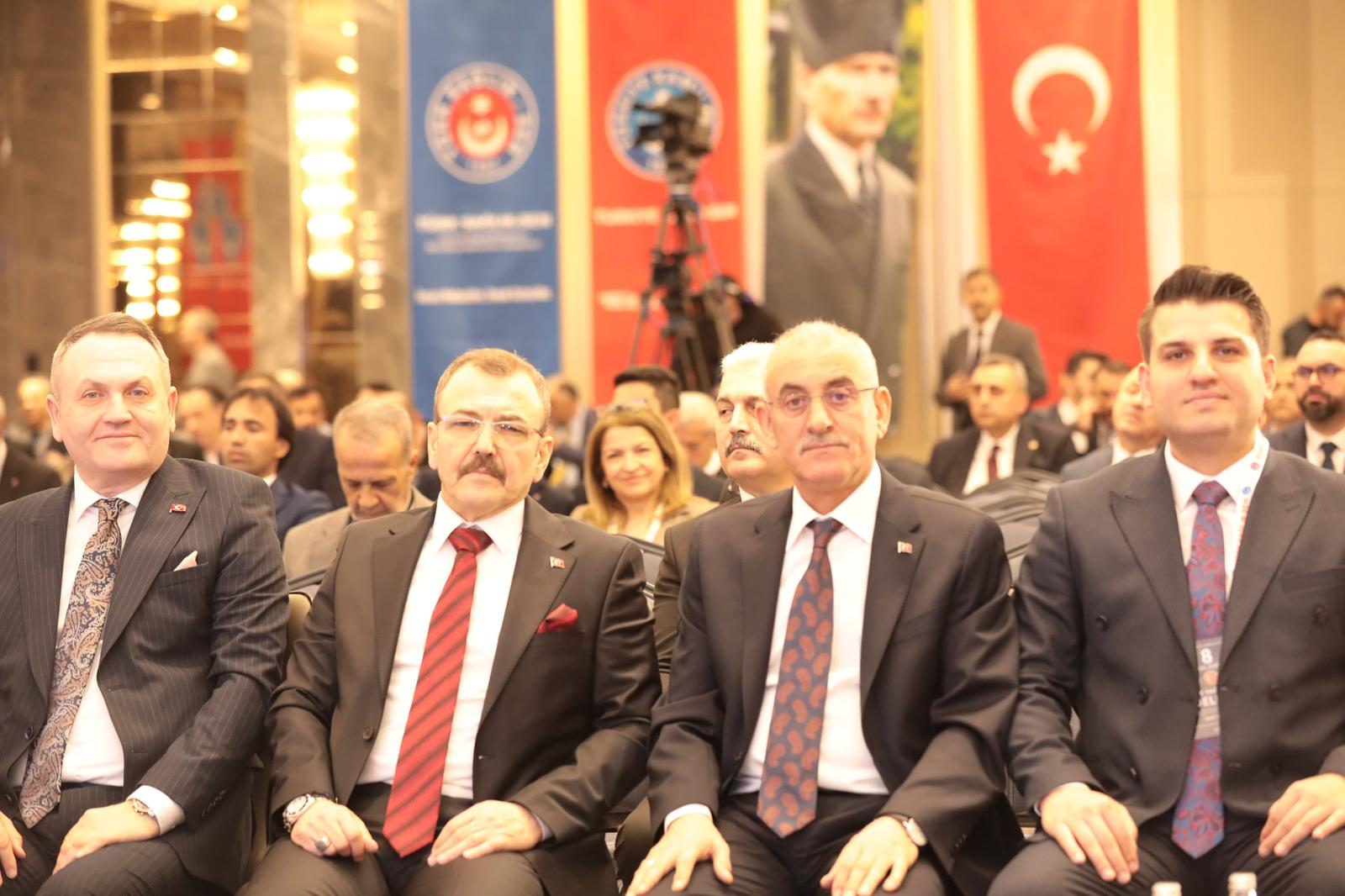 Türk Sağlık-Sen 8. Olağan Genel Kurulu Coşkuyla Tamamlandı: Önder Kahveci Güven Tazeledi