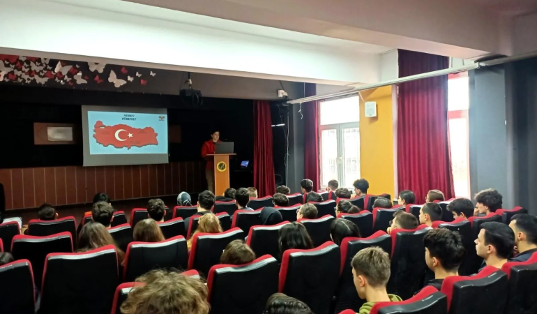 574 Öğrenciye “Gençlik ve Güvenli Gelecek” Eğitimi