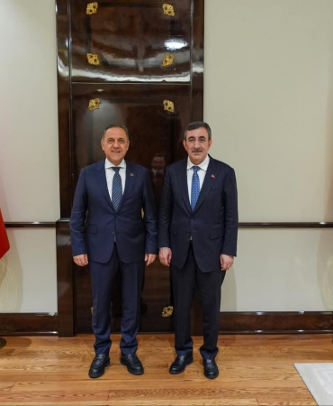 Yalova Valisi Dr. Ahmet Hamdi Usta’dan Cumhurbaşkanı Yardımcısı Cevdet Yılmaz’a Nezaket Ziyareti