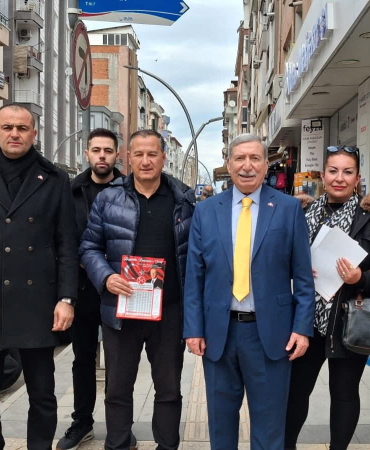 MHP Yalova Teşkilatı Cumhuriyet Caddesi Esnafıyla Buluştu