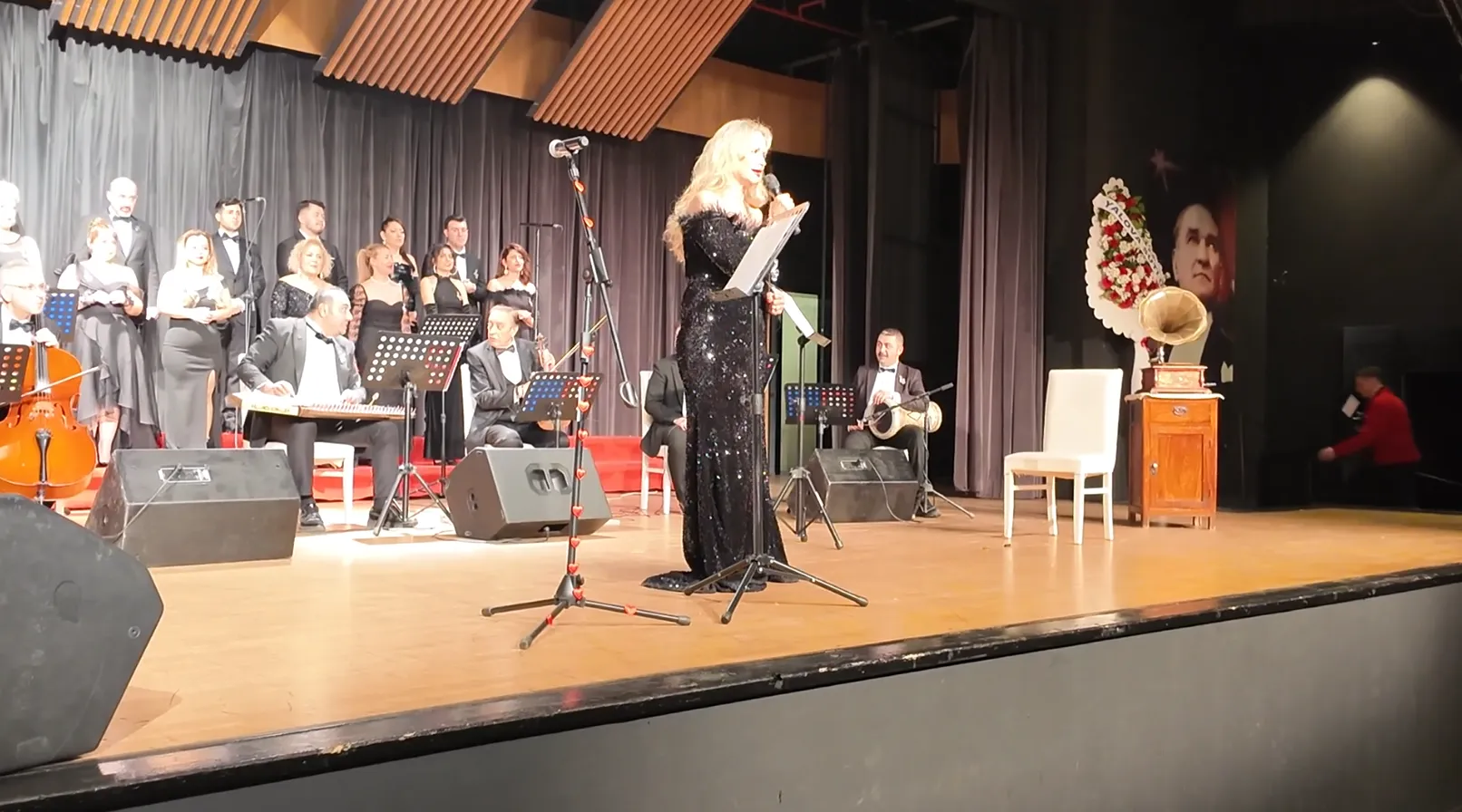 Hoş Sada Korosu, “Sevgiliye Şarkılar” Konseriyle Yalova’yı Büyüledi