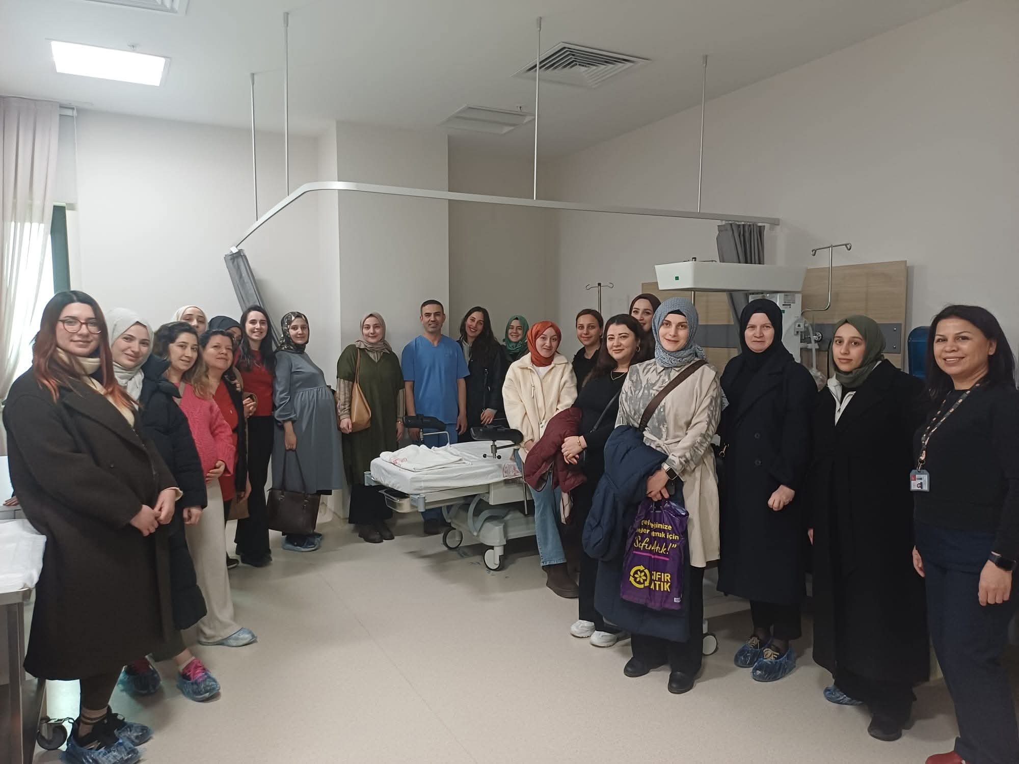 Yalova Eğitim ve Araştırma Hastanesi Gebe Okulu’nda 3. Tur Eğitim Programı Tamamlandı 5 Yalova Eğitim ve Araştırma Hastanesi Gebe Okulu’nda 3. Tur Eğitim Programı Tamamlandı