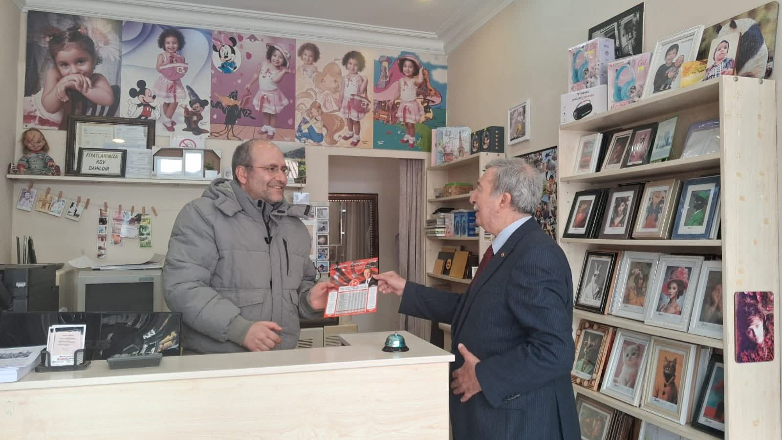 Yalova MHP’den Fatih Caddesi Esnafına Ramazan Ziyareti 5 Yalova MHP’den Fatih Caddesi Esnafına Ramazan Ziyareti