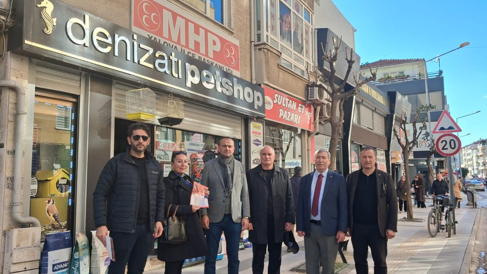 Yalova MHP’den Fatih Caddesi Esnafına Ramazan Ziyareti 7 Yalova MHP’den Fatih Caddesi Esnafına Ramazan Ziyareti