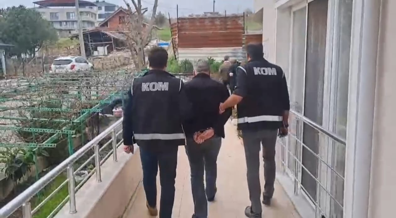 Yalova Merkezli Sahte Senet Operasyonu: 3 İlde Eş Zamanlı Baskın, 2 Tutuklama 5 Yalova Merkezli Sahte Senet Operasyonu: 3 İlde Eş Zamanlı Baskın, 2 Tutuklama