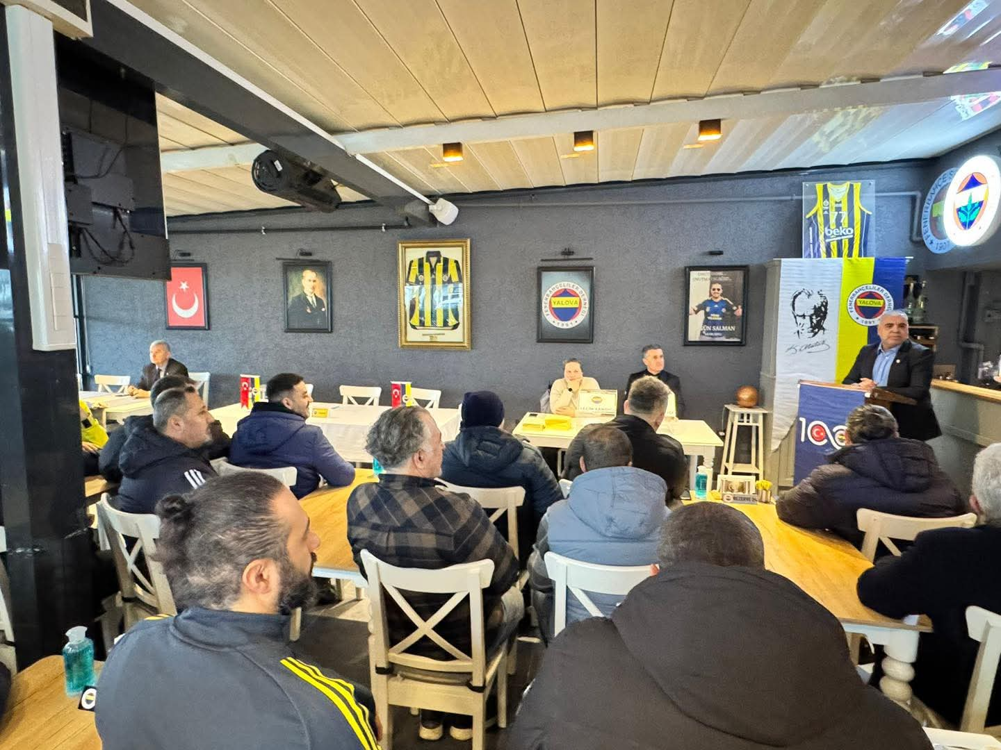 Yalova Fenerbahçeliler Derneği’nde Nedim Güven Güven Tazeledi: 199 Oyla Yeniden Başkan