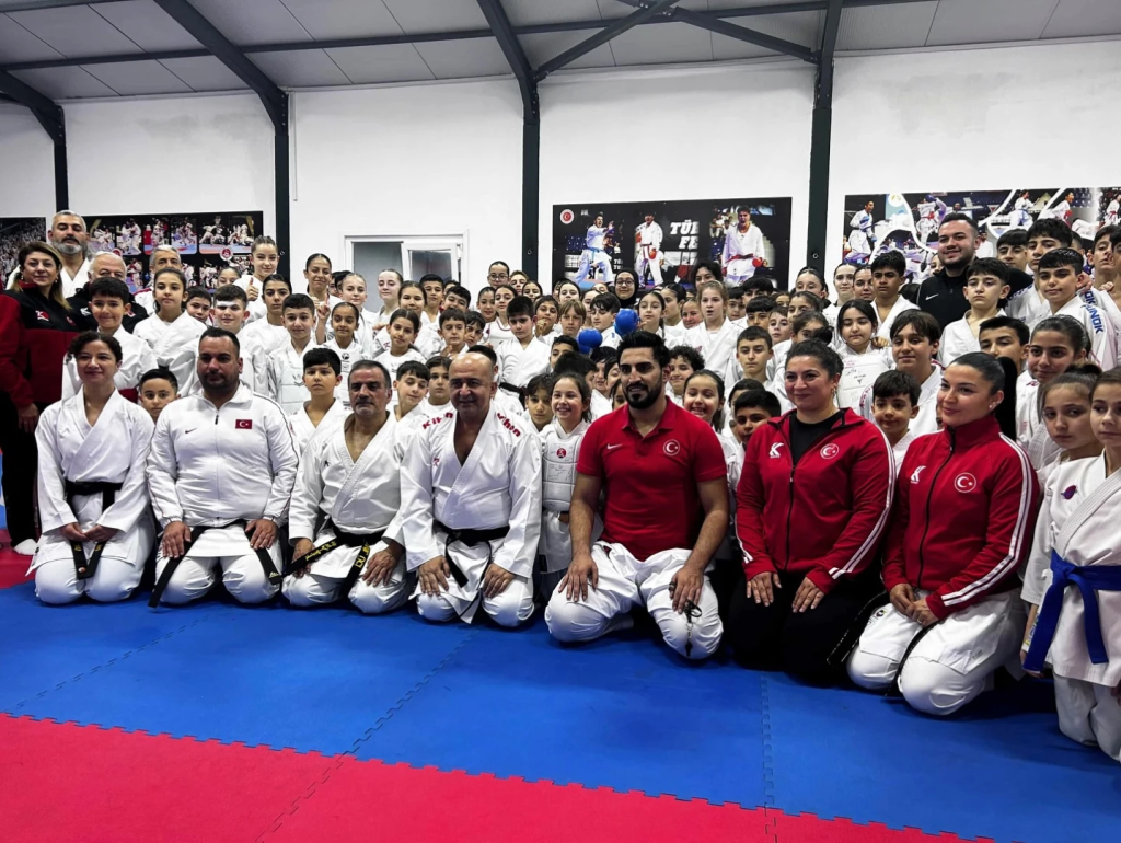 ÇİFTLİKKÖY KARATECİLERİ ELİT SPORCU MİLLİ TAKIM KAMPINA KATILDI