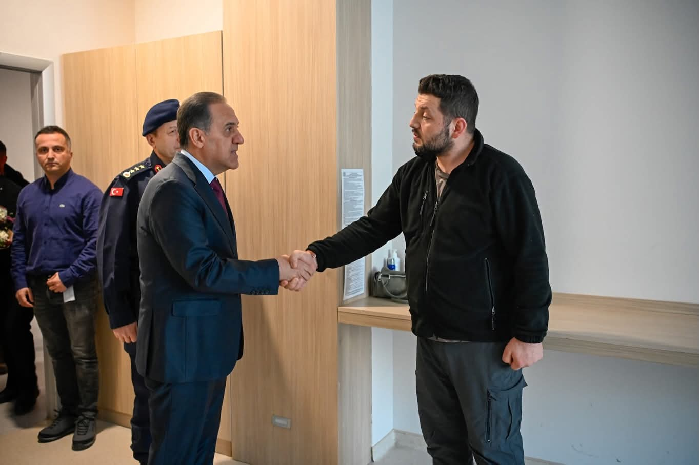 Yalova Valisi Ahmet Hamdi Usta’dan Darp Edilen Çocuğa Hastane Ziyareti 4 Yalova Valisi Ahmet Hamdi Usta’dan Darp Edilen Çocuğa Hastane Ziyareti