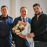 Yalova Valisi Ahmet Hamdi Usta’dan Darp Edilen Çocuğa Hastane Ziyareti