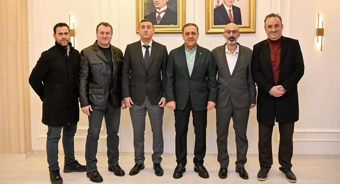 Yalova’da Oda Başkanlarından Vali Usta’ya Hayırlı Olsun Ziyareti 5 Yalova’da Oda Başkanlarından Vali Usta’ya Hayırlı Olsun Ziyareti