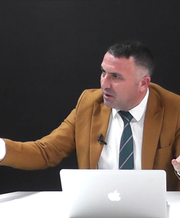 HODRİ MEYDAN: Ayhan Polat Köşe Yazılarına Geri Döndü